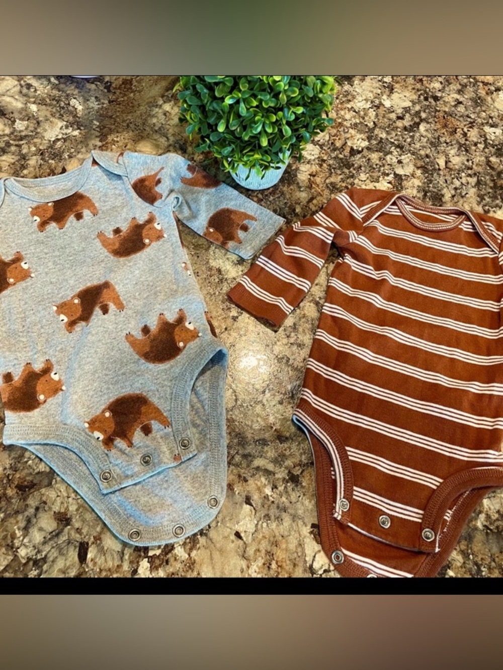 NWOT~ Baby Boy BUNDLE OF 2 long sleeves Onesies SZ: 3M Brown Bear Brown stripe